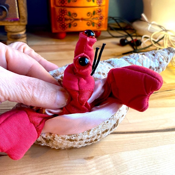 Adorable crab puppet probably bought in the 90s - Picture 1 of 3